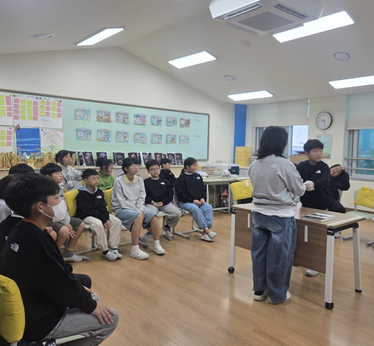 이서초, 수련원 공사로 교실서 ‘방문형 수련 교실’… 미니 올림픽·세계 전통놀이 체험