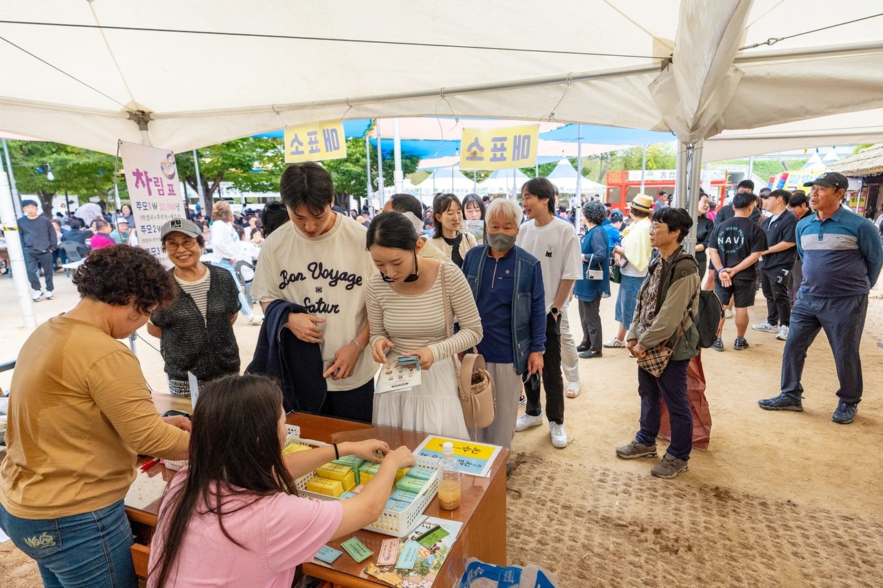 예천 삼강나루주막축제 사흘간 성황…보부상 PASS·청단놀음 공연에 관광객 북적