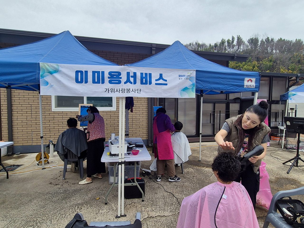 안동서 17개 기관·단체 자원봉사자 70여 명, 박곡리 찾아가 봉사