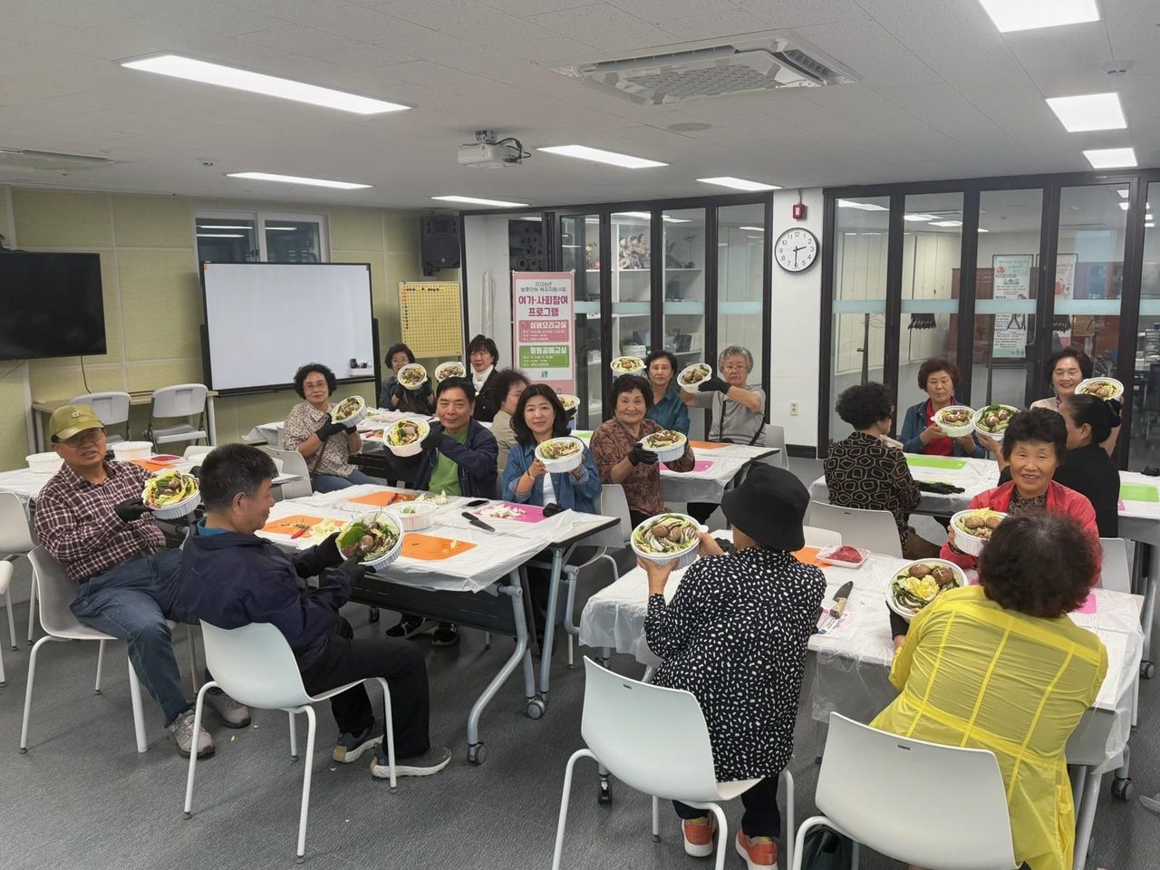 울릉 보훈가족 실버요리교실 열었다…밀푀유나베 직접 만들며 교류
