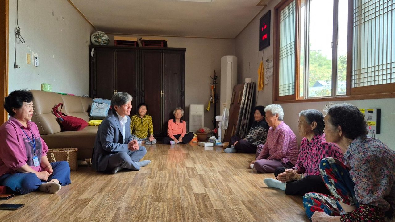 금천면, 연휴 마감 후 현장 복귀로 소통 행정 재개 - 관내 경로당 찾아 주요 군정 적극 홍보 -